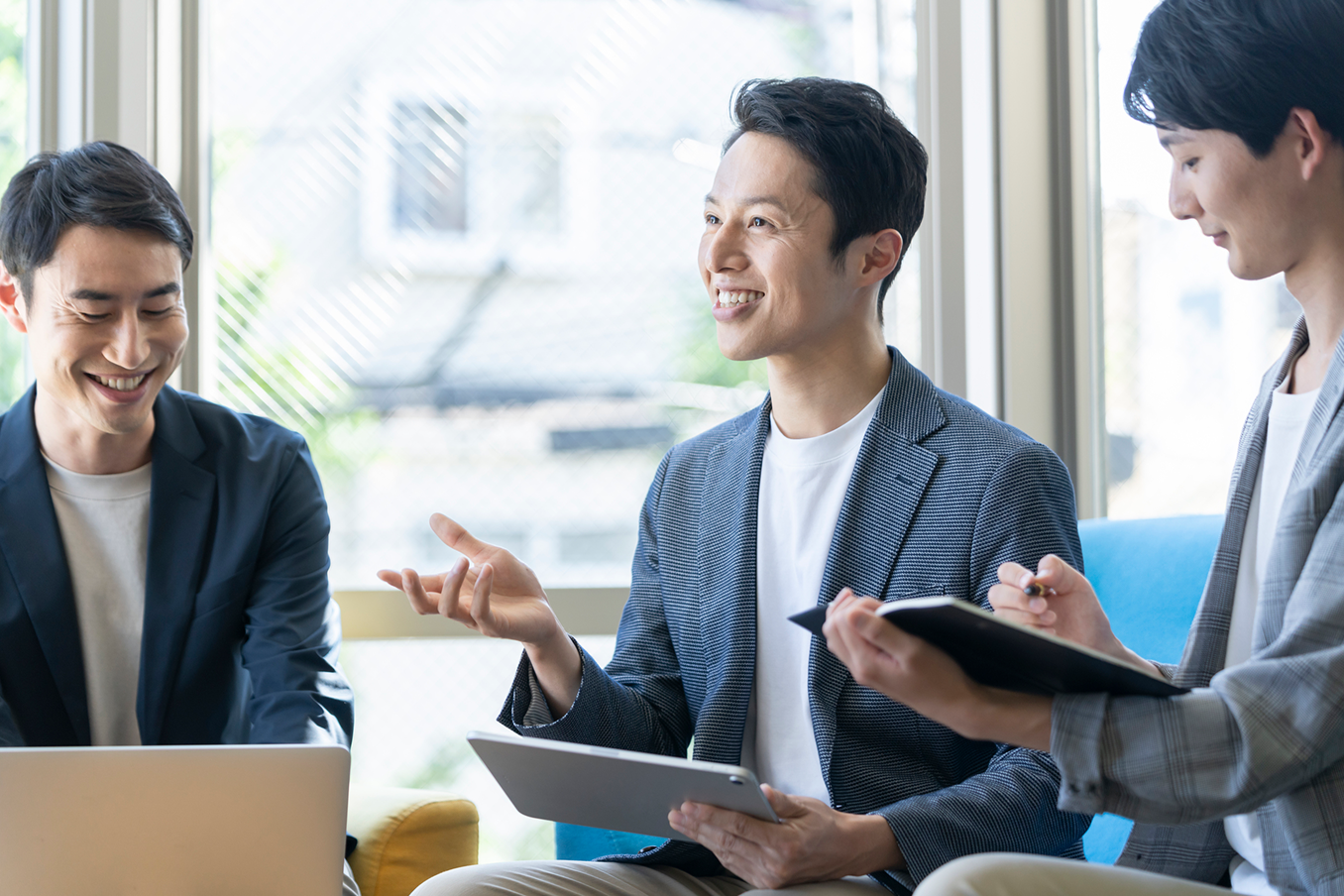 話すビジネスマン